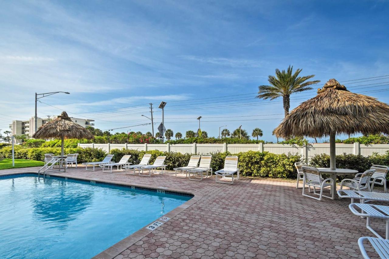 Coastal Condo With Balcony Walk To Madeira Beach! เซนต์พีทบีช ภายนอก รูปภาพ
